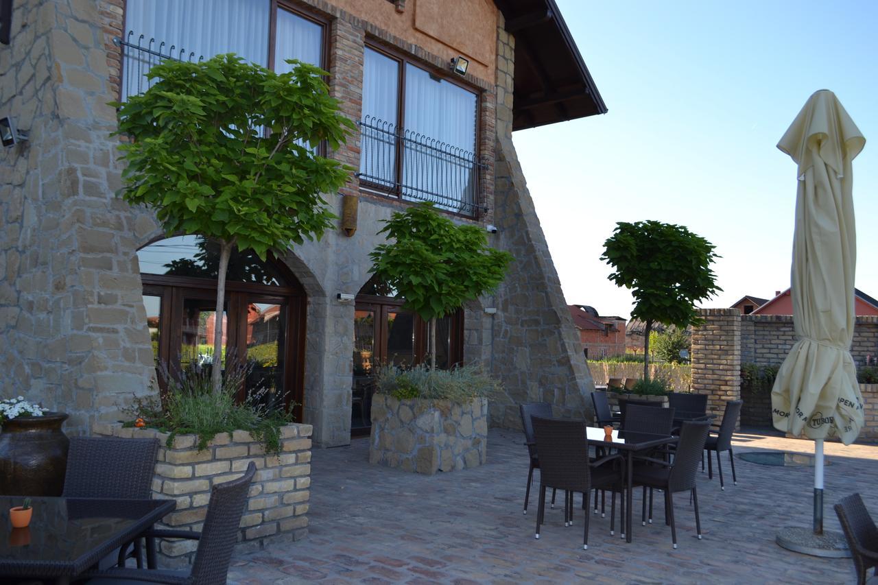 Garni Hotel Chicha - Winery Skrbic Belgrad Exterior foto